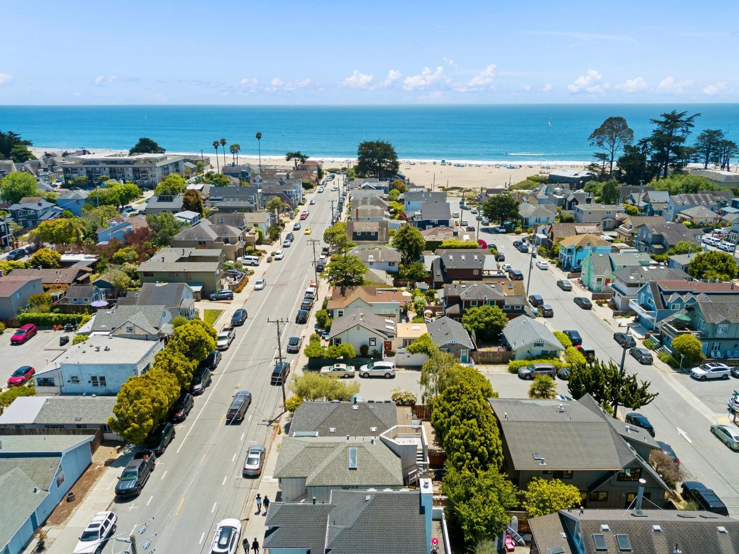 Detail Gallery Image 41 of 47 For 407 Seabright Ave, Santa Cruz,  CA 95062 - 3 Beds | 2 Baths