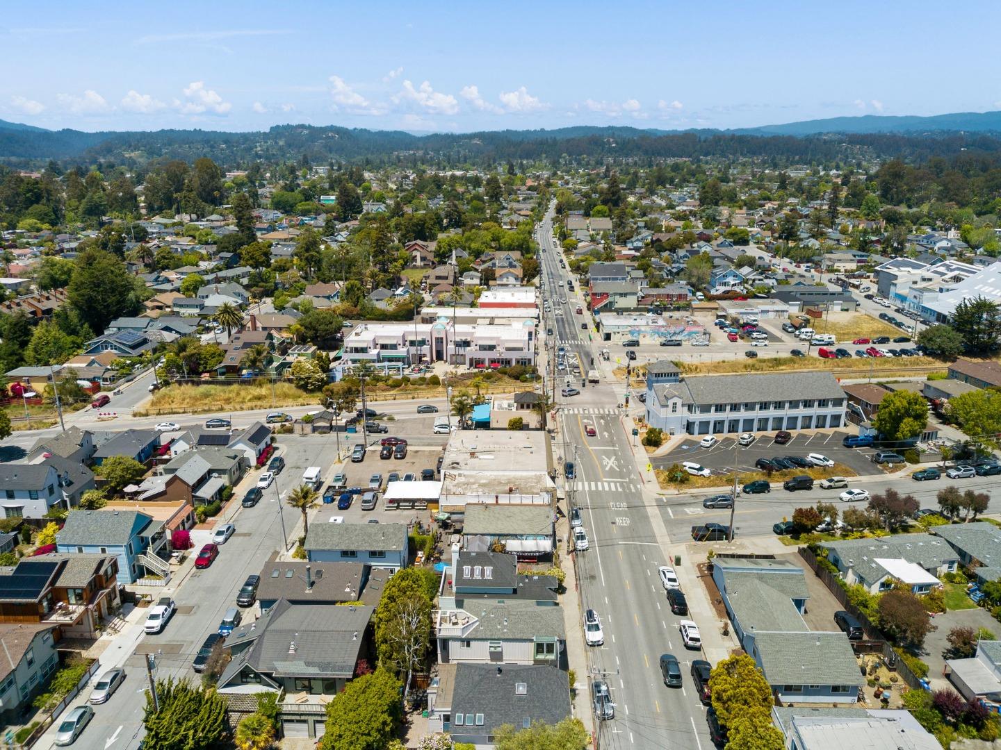 Detail Gallery Image 45 of 47 For 407 Seabright Ave, Santa Cruz,  CA 95062 - 3 Beds | 2 Baths
