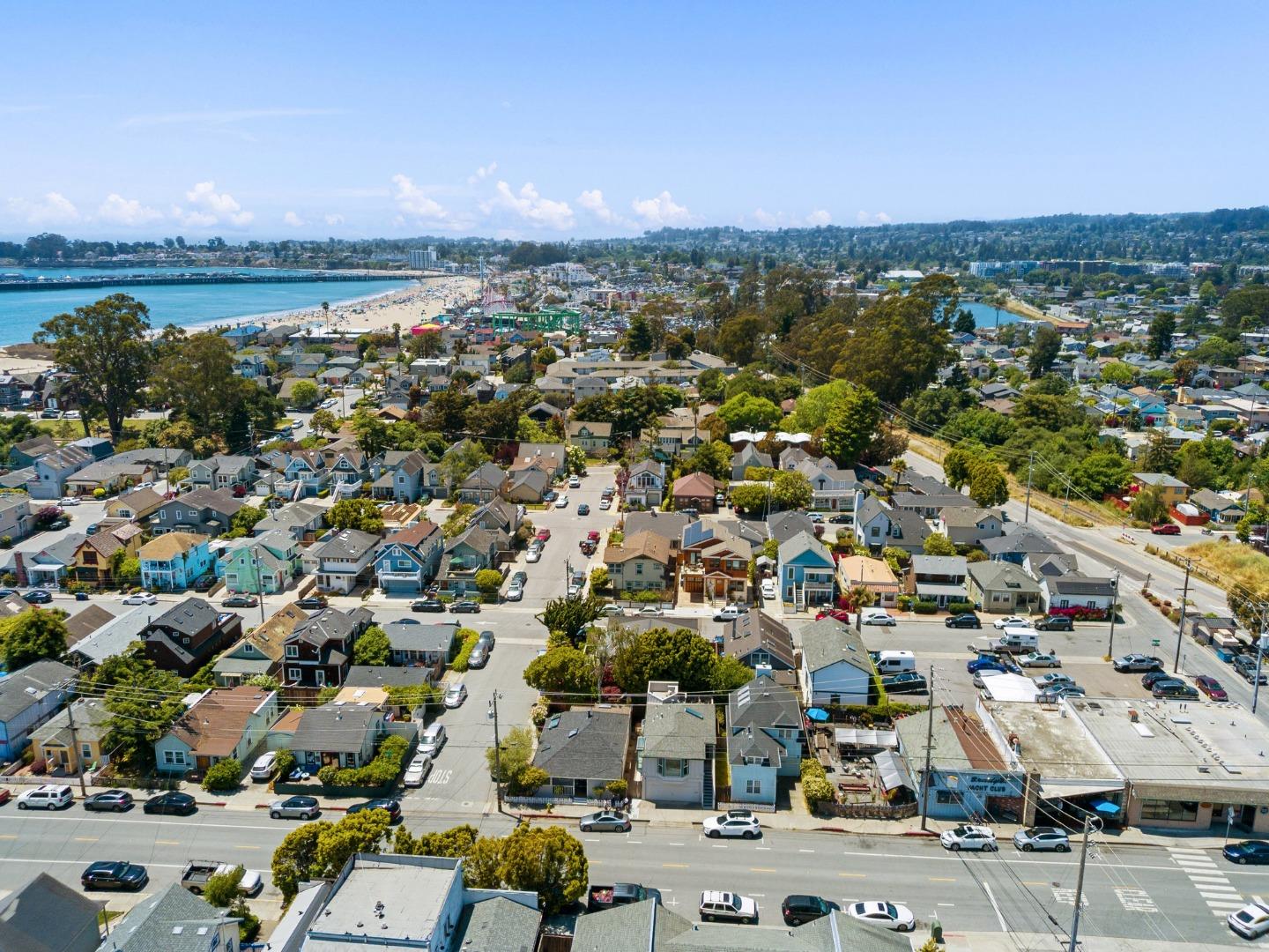 Detail Gallery Image 46 of 47 For 407 Seabright Ave, Santa Cruz,  CA 95062 - 3 Beds | 2 Baths