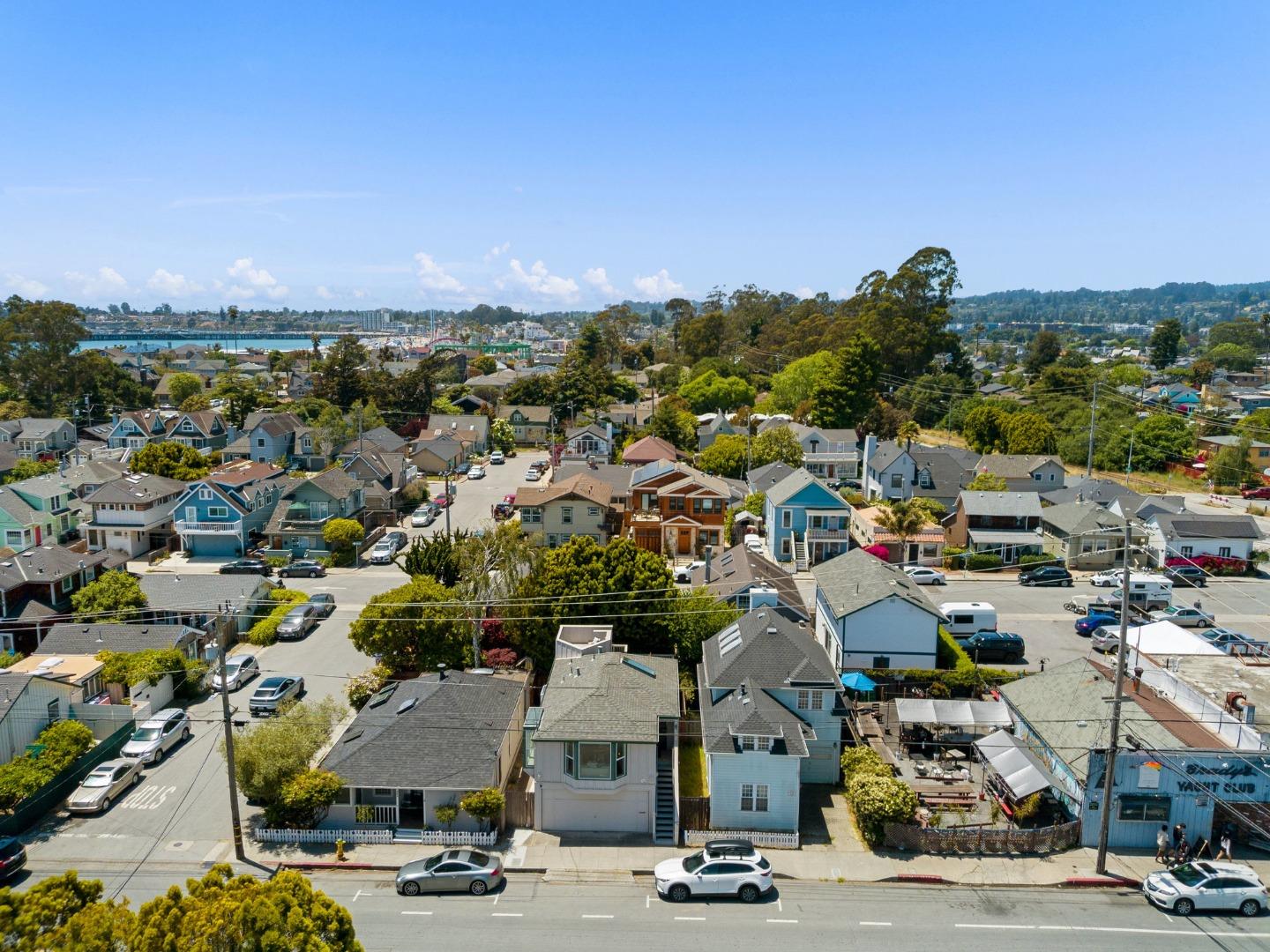 Detail Gallery Image 47 of 47 For 407 Seabright Ave, Santa Cruz,  CA 95062 - 3 Beds | 2 Baths
