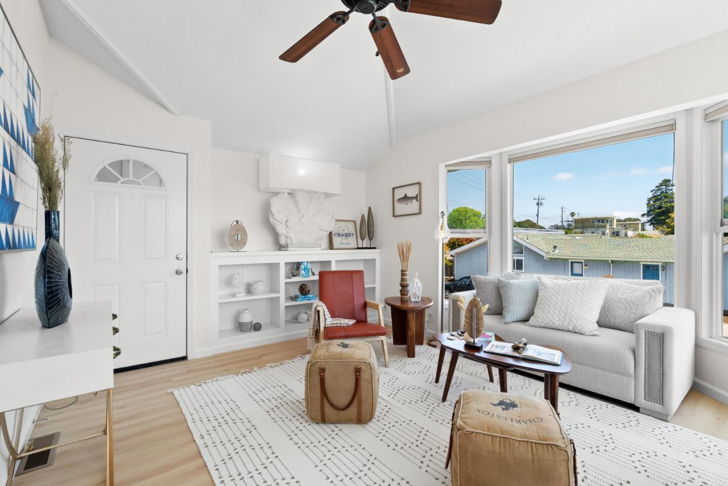 Detail Gallery Image 5 of 47 For 407 Seabright Ave, Santa Cruz,  CA 95062 - 3 Beds | 2 Baths