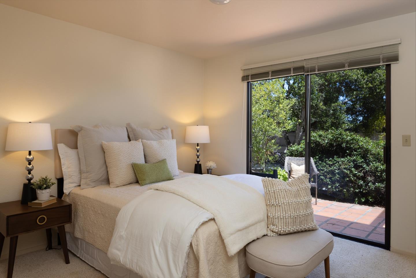 Detail Gallery Image 14 of 28 For 1220 Harrison St, Monterey,  CA 93940 - 3 Beds | 2/1 Baths