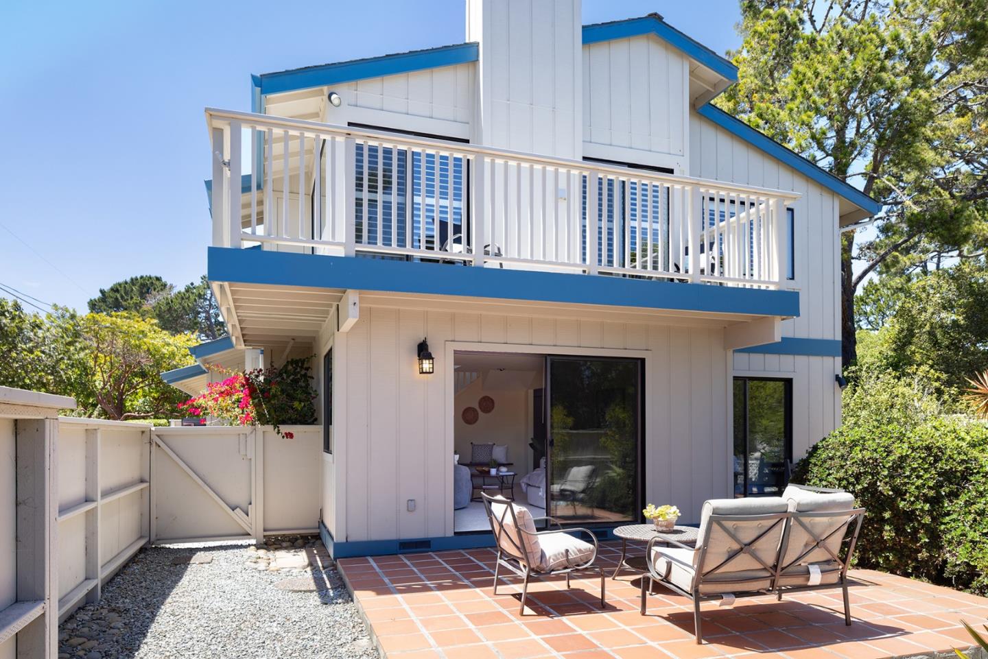 Detail Gallery Image 15 of 28 For 1220 Harrison St, Monterey,  CA 93940 - 3 Beds | 2/1 Baths