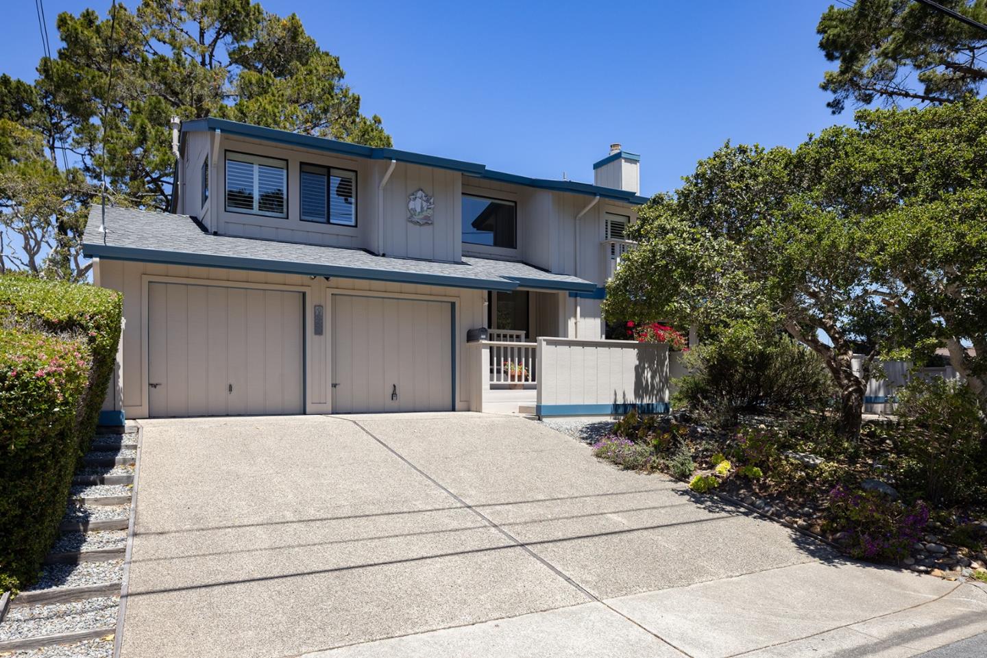 Detail Gallery Image 2 of 28 For 1220 Harrison St, Monterey,  CA 93940 - 3 Beds | 2/1 Baths
