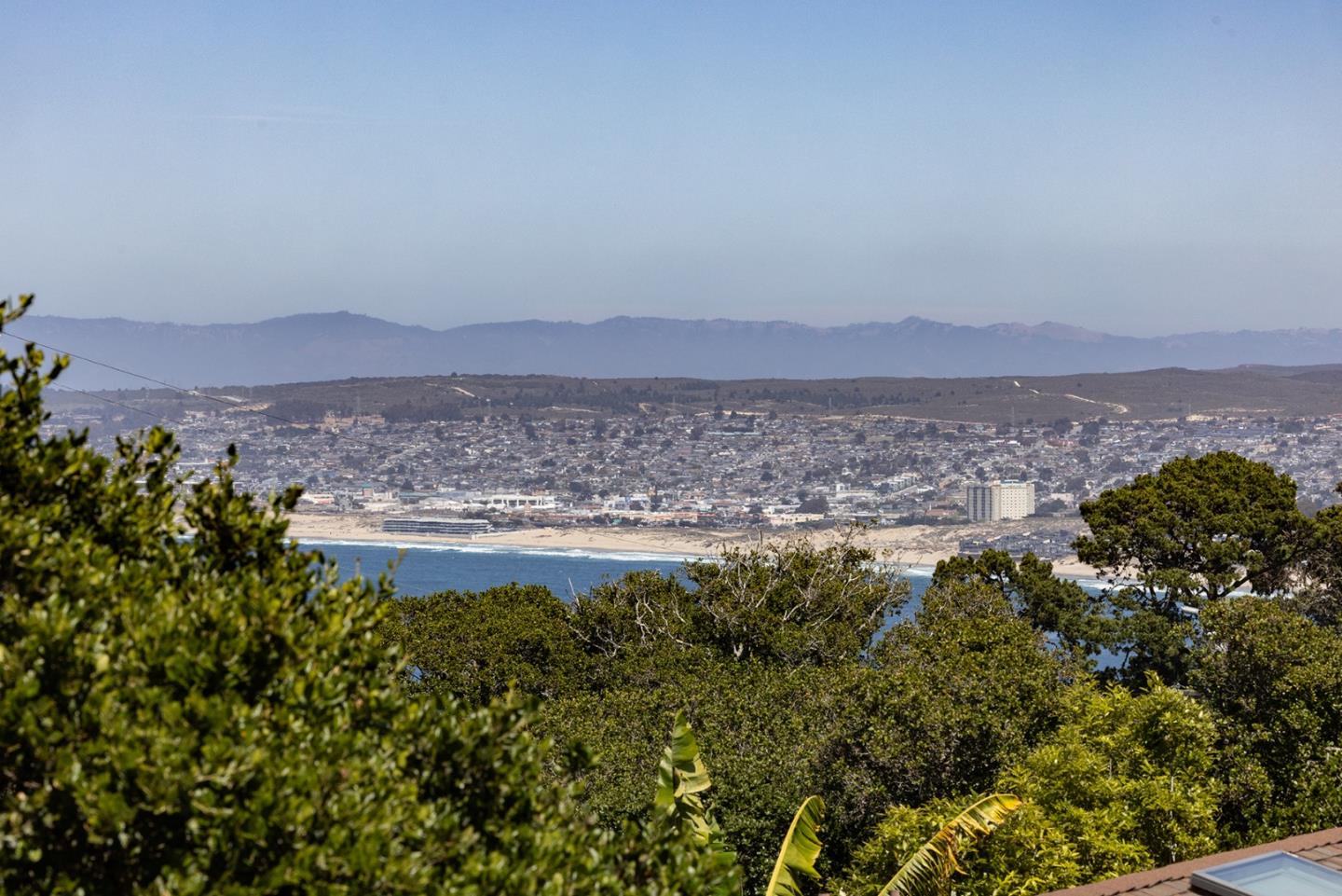 Detail Gallery Image 20 of 28 For 1220 Harrison St, Monterey,  CA 93940 - 3 Beds | 2/1 Baths