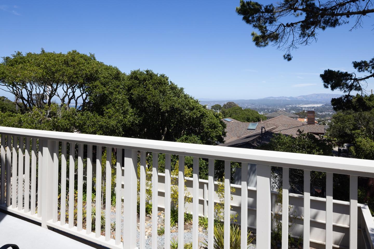 Detail Gallery Image 27 of 28 For 1220 Harrison St, Monterey,  CA 93940 - 3 Beds | 2/1 Baths
