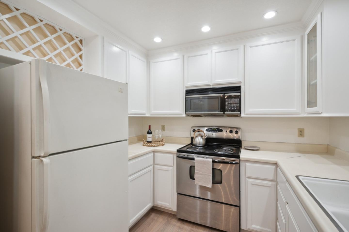 Detail Gallery Image 9 of 30 For 4519 Waterville Dr, San Jose,  CA 95118 - 1 Beds | 1 Baths