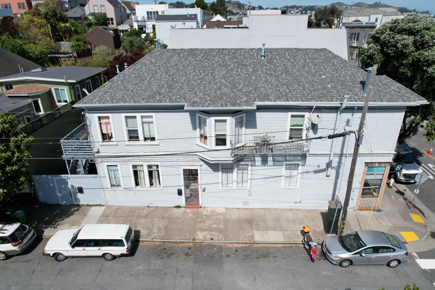 Detail Gallery Image 2 of 10 For 326 Cortland Ave, San Francisco,  CA 94110 - – Beds | – Baths