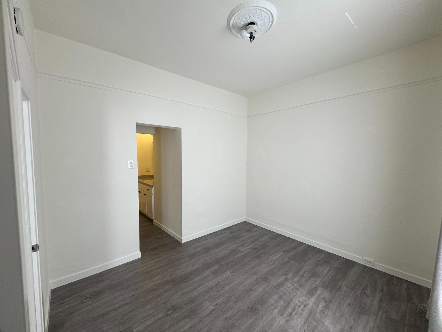 Detail Gallery Image 8 of 10 For 326 Cortland Ave, San Francisco,  CA 94110 - – Beds | – Baths