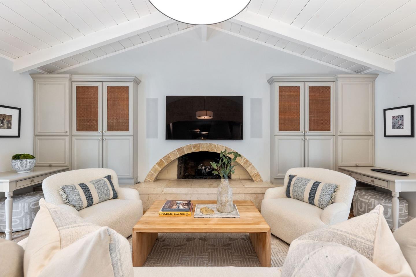 Detail Gallery Image 19 of 99 For 1260 Hayne Rd, Hillsborough,  CA 94010 - 4 Beds | 4 Baths