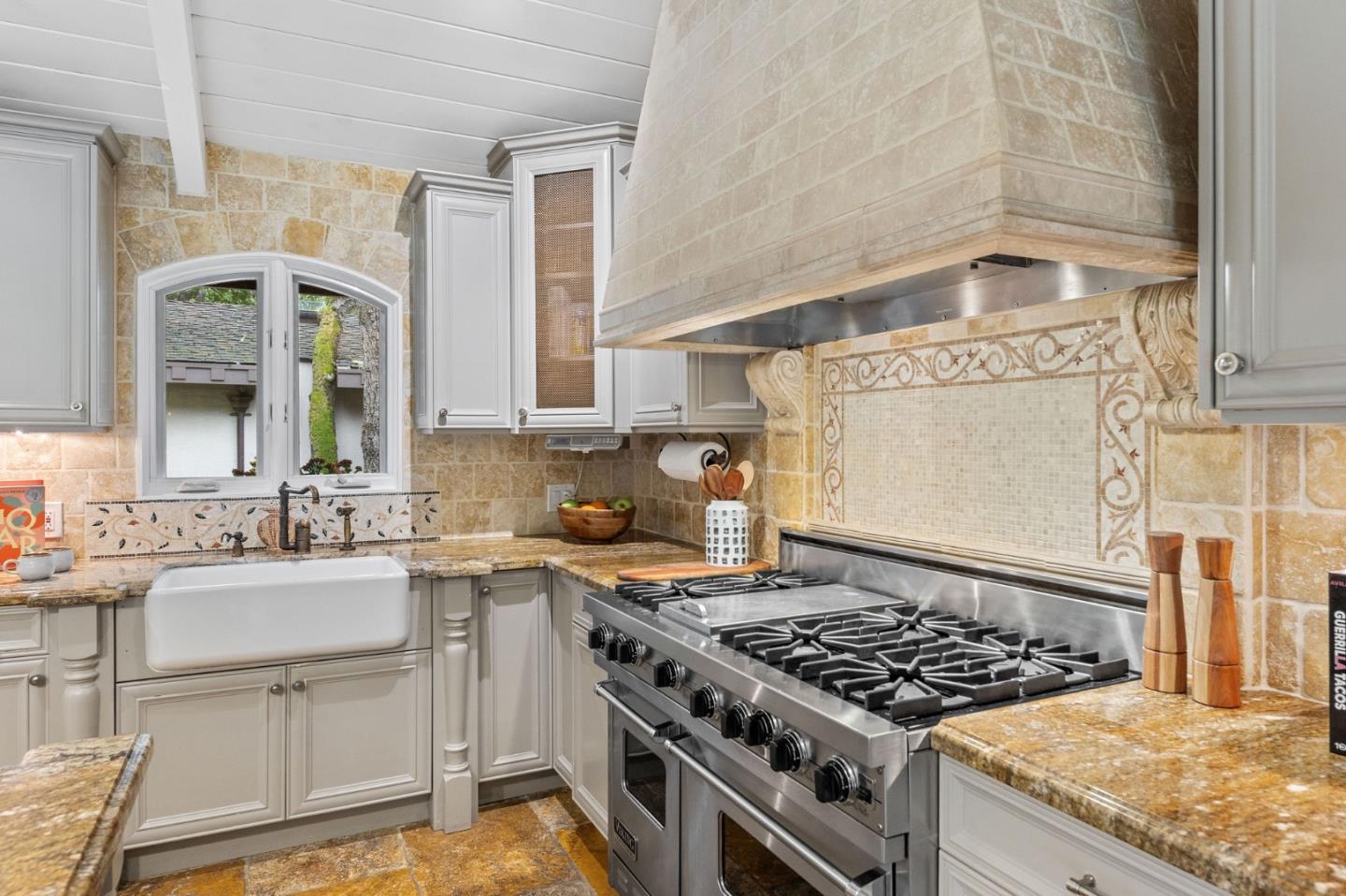 Detail Gallery Image 27 of 99 For 1260 Hayne Rd, Hillsborough,  CA 94010 - 4 Beds | 4 Baths