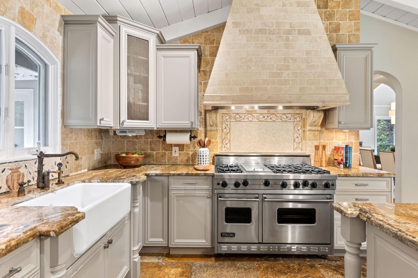 Detail Gallery Image 28 of 99 For 1260 Hayne Rd, Hillsborough,  CA 94010 - 4 Beds | 4 Baths