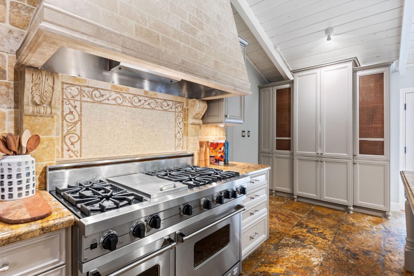 Detail Gallery Image 33 of 99 For 1260 Hayne Rd, Hillsborough,  CA 94010 - 4 Beds | 4 Baths