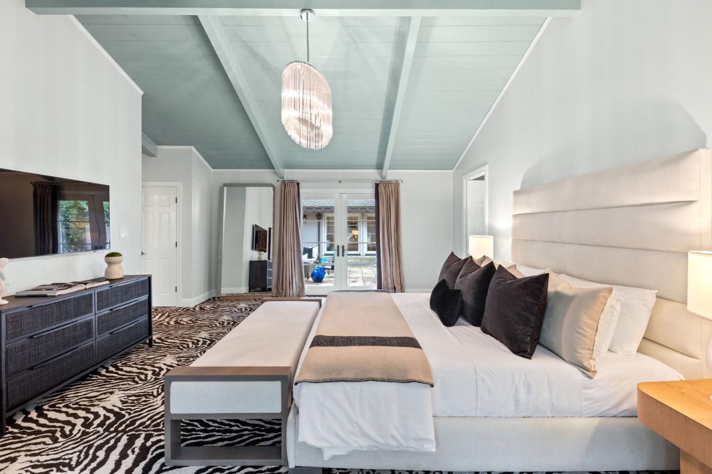 Detail Gallery Image 37 of 99 For 1260 Hayne Rd, Hillsborough,  CA 94010 - 4 Beds | 4 Baths