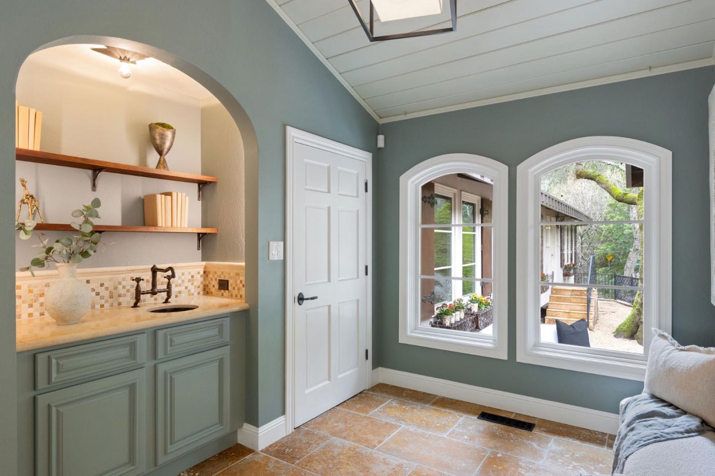 Detail Gallery Image 8 of 99 For 1260 Hayne Rd, Hillsborough,  CA 94010 - 4 Beds | 4 Baths