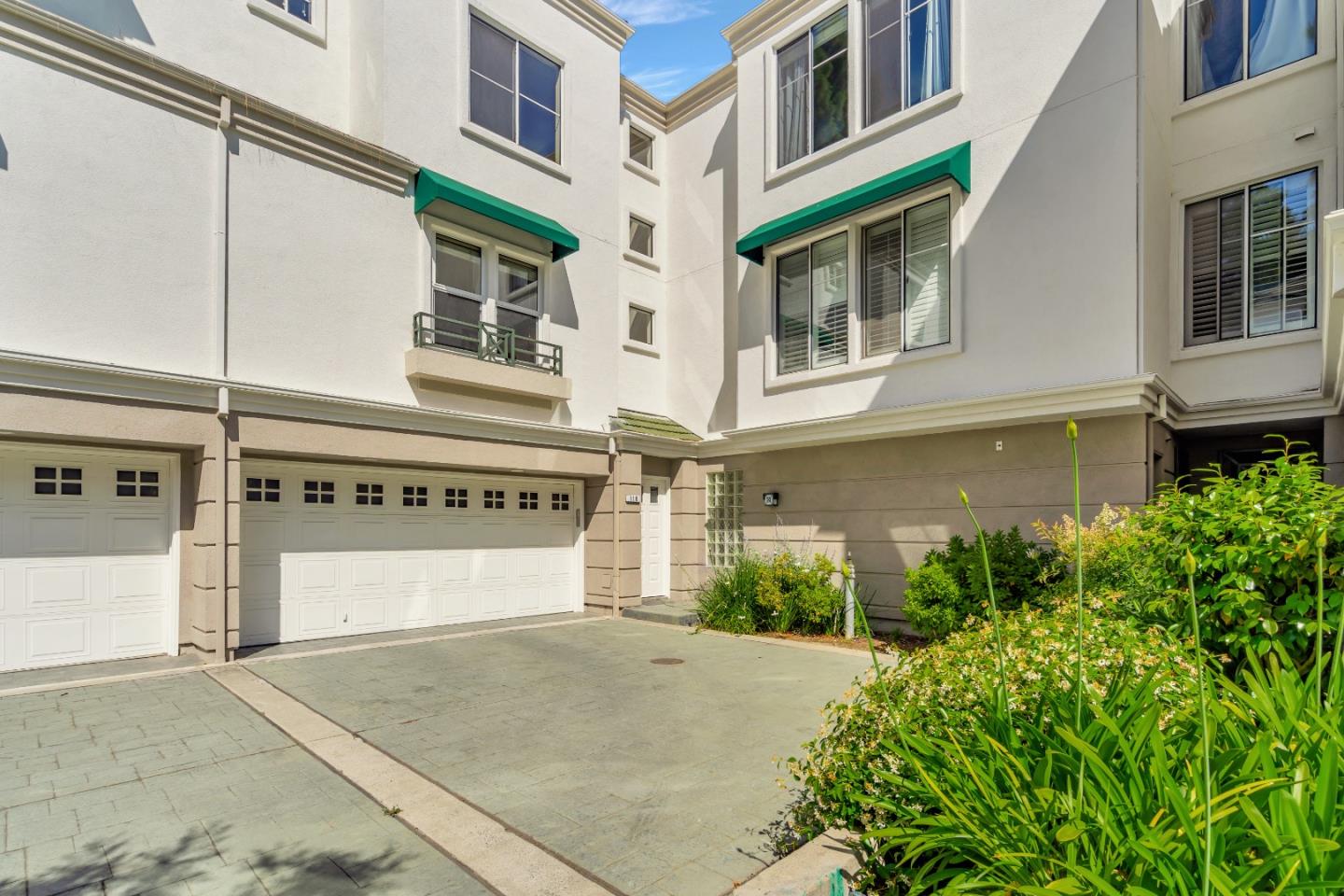 Detail Gallery Image 1 of 21 For 425 Navaro Way #118,  San Jose,  CA 95134 - 2 Beds | 2/1 Baths