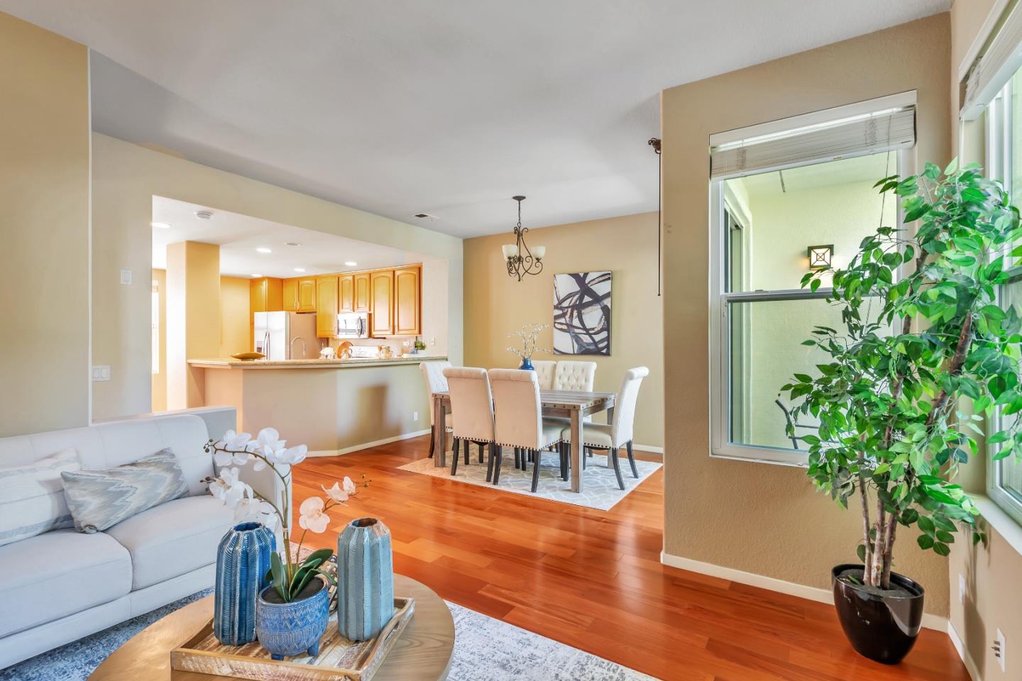 Detail Gallery Image 5 of 21 For 425 Navaro Way #118,  San Jose,  CA 95134 - 2 Beds | 2/1 Baths