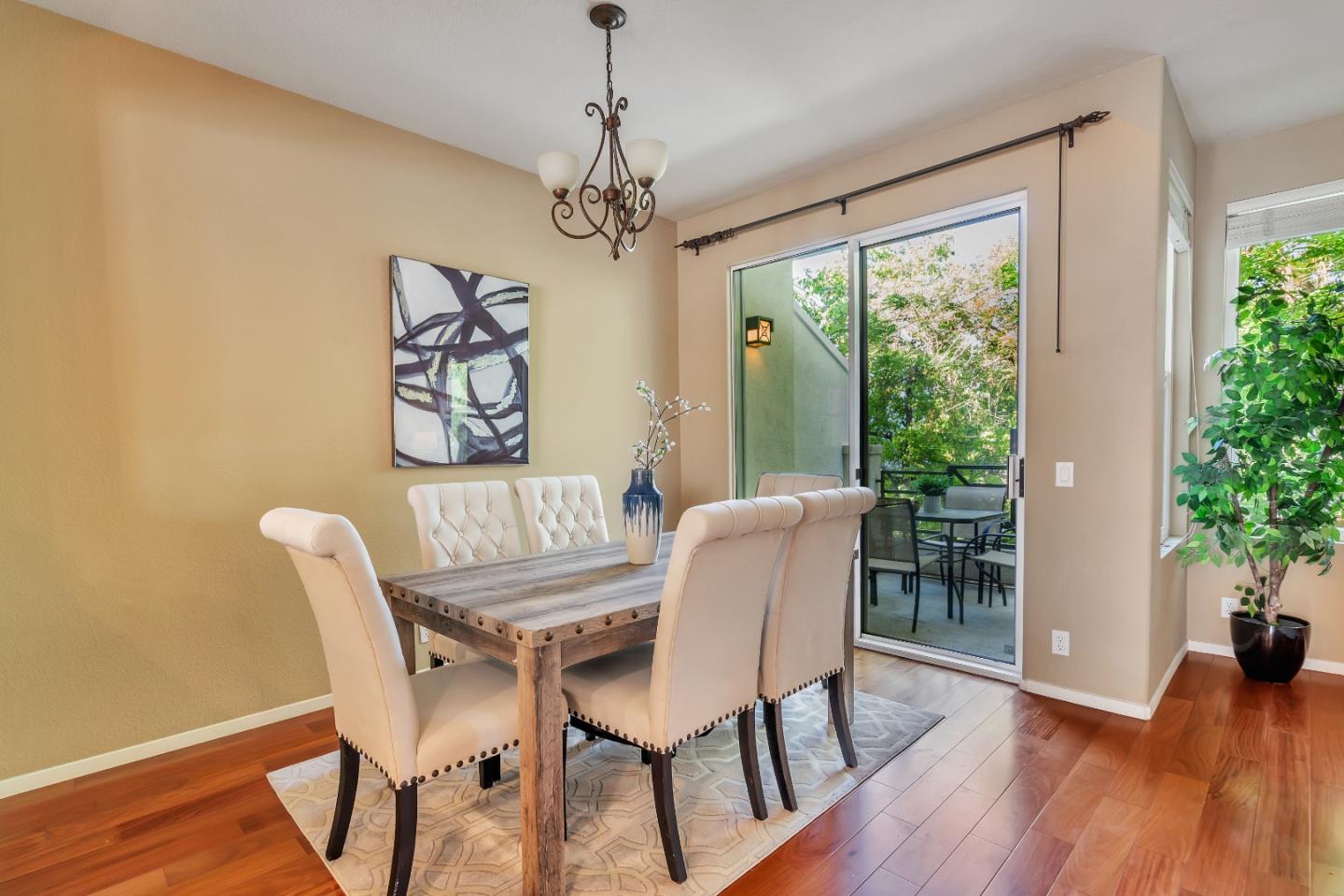 Detail Gallery Image 7 of 21 For 425 Navaro Way #118,  San Jose,  CA 95134 - 2 Beds | 2/1 Baths