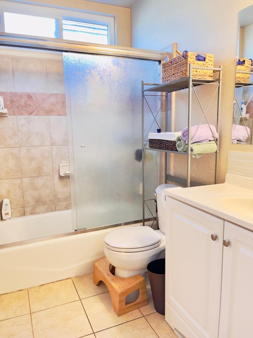 Detail Gallery Image 12 of 18 For 1561 Valdez Cir, Salinas,  CA 93906 - 2 Beds | 1 Baths