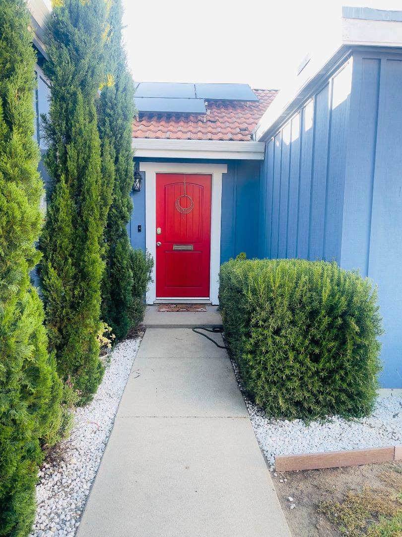 Detail Gallery Image 2 of 18 For 1561 Valdez Cir, Salinas,  CA 93906 - 2 Beds | 1 Baths