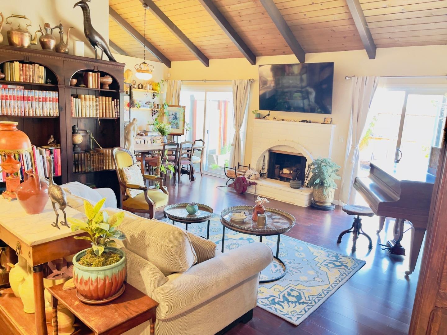 Detail Gallery Image 5 of 18 For 1561 Valdez Cir, Salinas,  CA 93906 - 2 Beds | 1 Baths