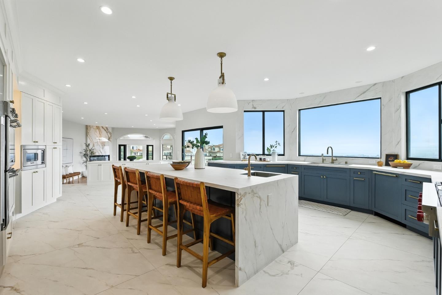 Detail Gallery Image 11 of 121 For 1 Lewis Ranch Rd, San Carlos,  CA 94070 - 6 Beds | 6/1 Baths