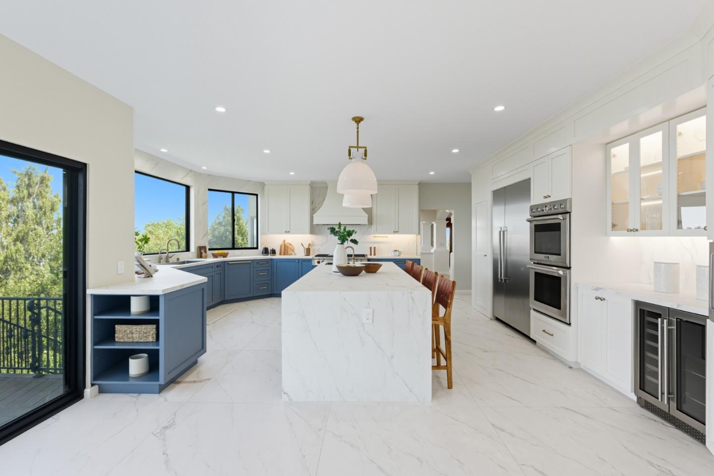 Detail Gallery Image 13 of 121 For 1 Lewis Ranch Rd, San Carlos,  CA 94070 - 6 Beds | 6/1 Baths