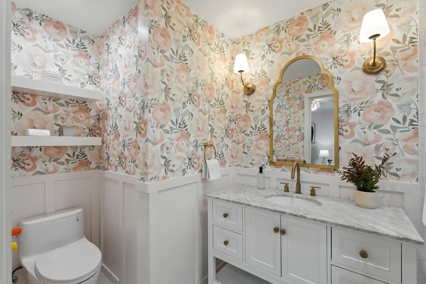 Detail Gallery Image 36 of 121 For 1 Lewis Ranch Rd, San Carlos,  CA 94070 - 6 Beds | 6/1 Baths