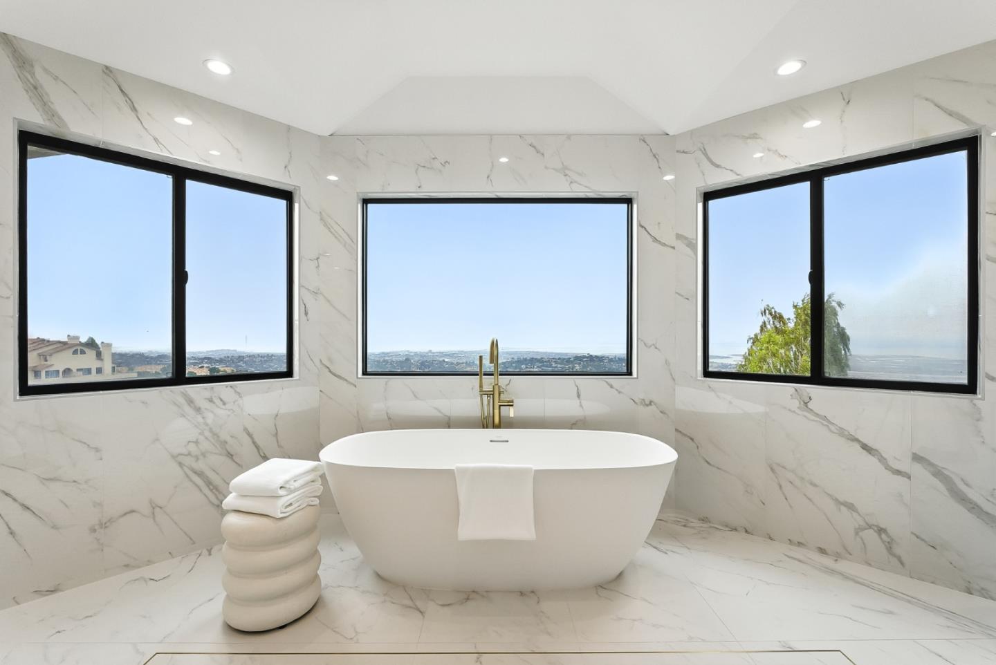 Detail Gallery Image 49 of 121 For 1 Lewis Ranch Rd, San Carlos,  CA 94070 - 6 Beds | 6/1 Baths