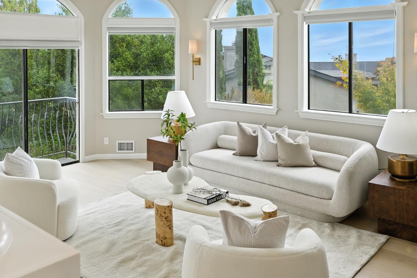 Detail Gallery Image 5 of 121 For 1 Lewis Ranch Rd, San Carlos,  CA 94070 - 6 Beds | 6/1 Baths