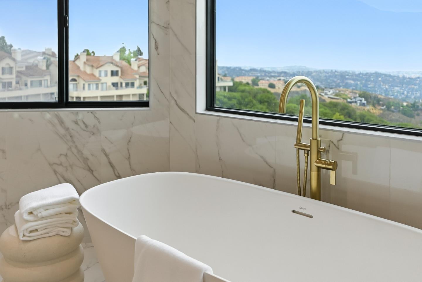 Detail Gallery Image 50 of 121 For 1 Lewis Ranch Rd, San Carlos,  CA 94070 - 6 Beds | 6/1 Baths