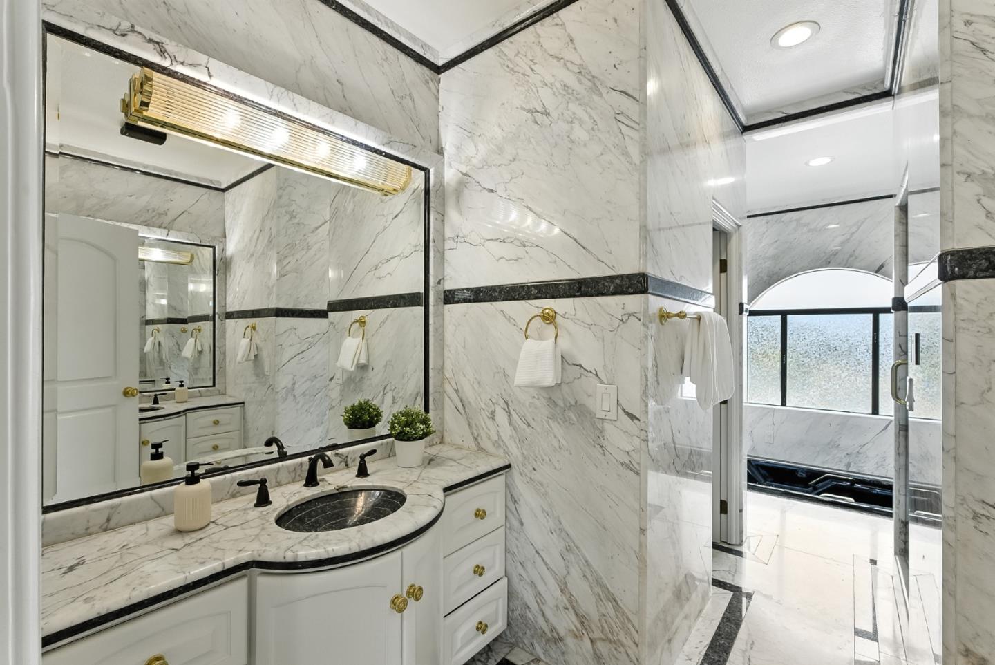Detail Gallery Image 67 of 121 For 1 Lewis Ranch Rd, San Carlos,  CA 94070 - 6 Beds | 6/1 Baths