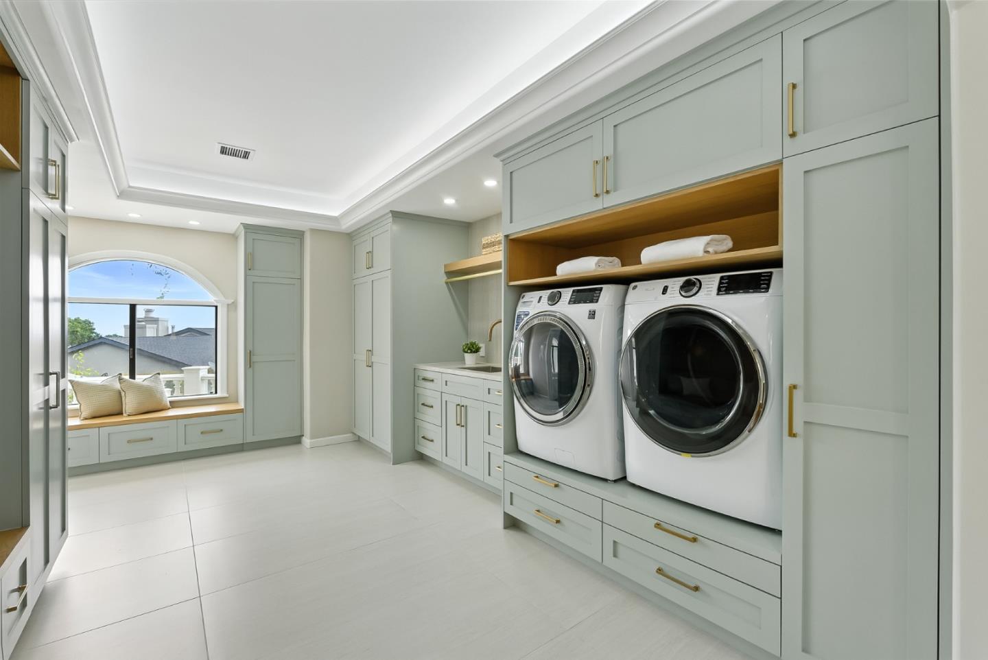 Detail Gallery Image 70 of 121 For 1 Lewis Ranch Rd, San Carlos,  CA 94070 - 6 Beds | 6/1 Baths