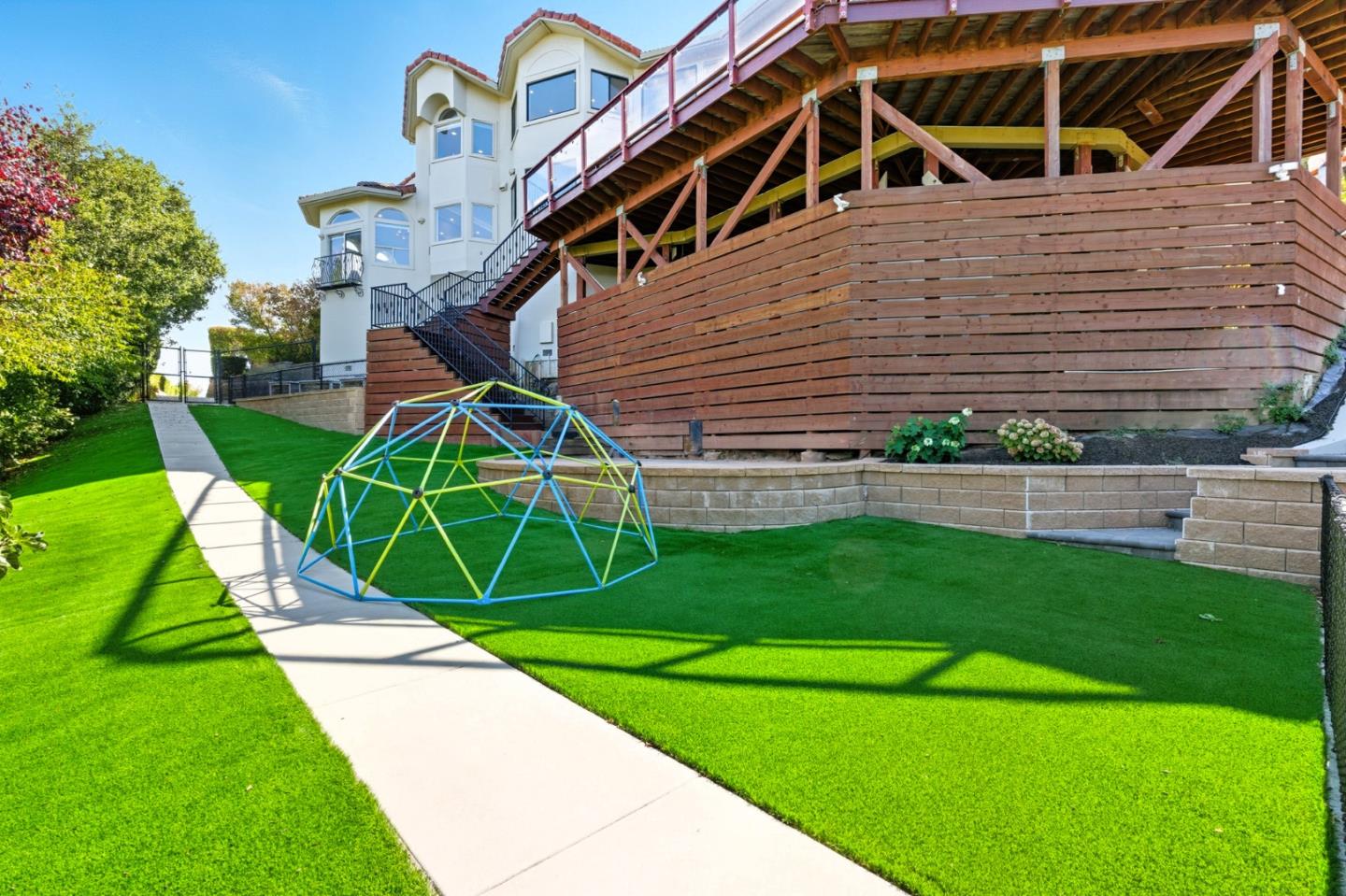 Detail Gallery Image 97 of 121 For 1 Lewis Ranch Rd, San Carlos,  CA 94070 - 6 Beds | 6/1 Baths