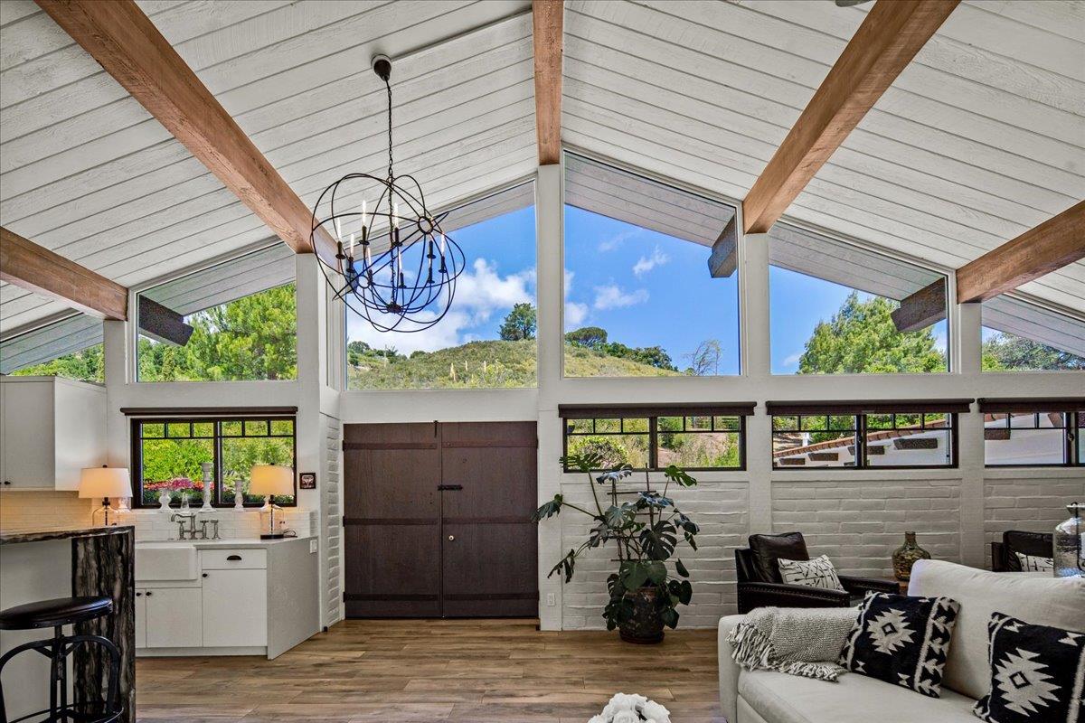 Detail Gallery Image 2 of 46 For 228 Vista Verde, Carmel Valley,  CA 93924 - 4 Beds | 3/1 Baths