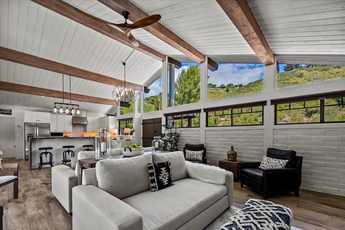 Detail Gallery Image 3 of 46 For 228 Vista Verde, Carmel Valley,  CA 93924 - 4 Beds | 3/1 Baths