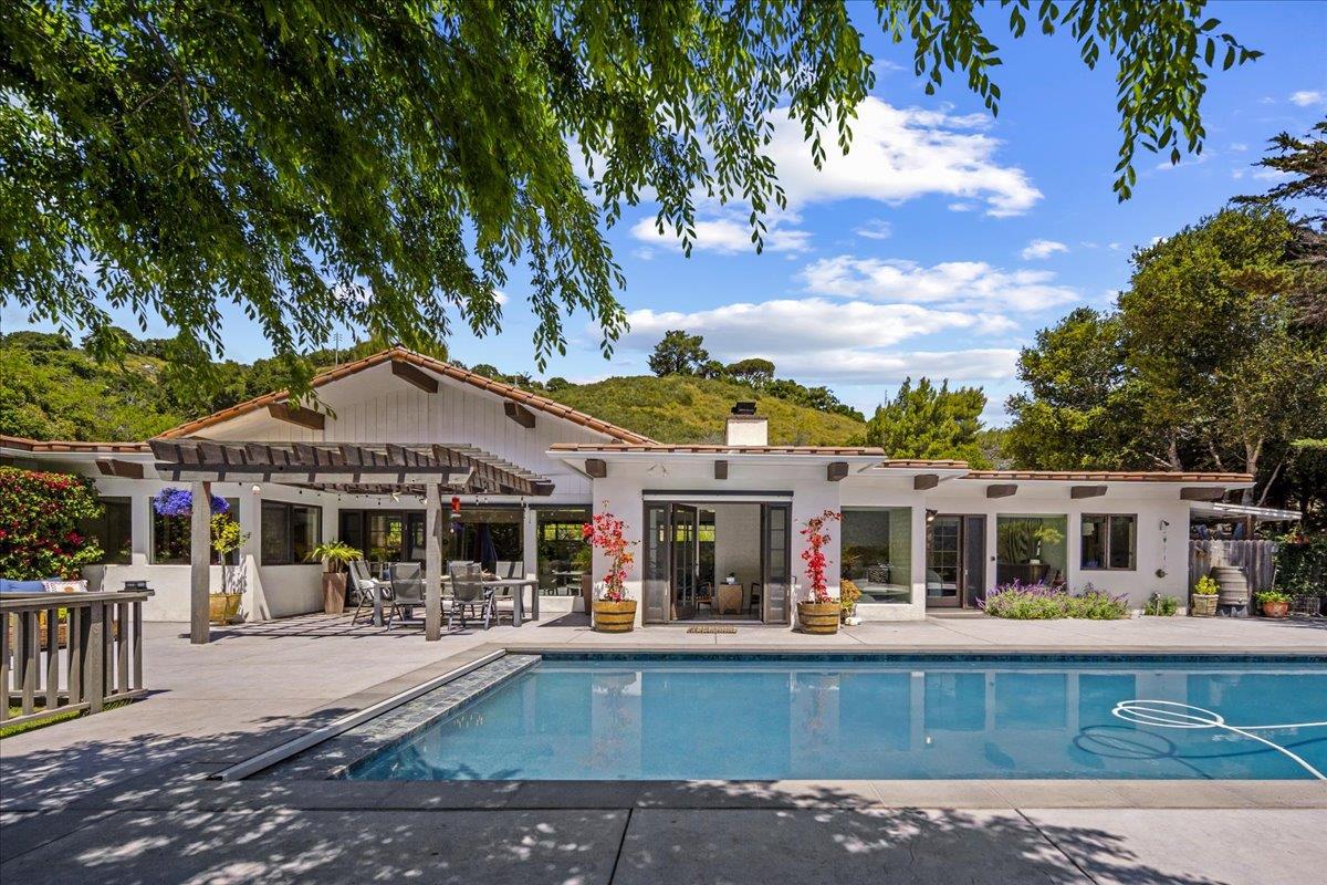 Detail Gallery Image 33 of 46 For 228 Vista Verde, Carmel Valley,  CA 93924 - 4 Beds | 3/1 Baths