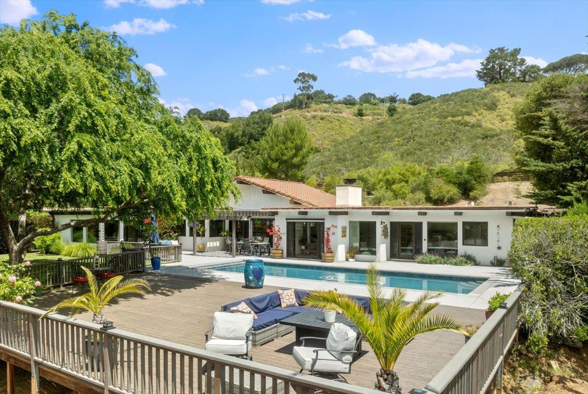 Detail Gallery Image 34 of 46 For 228 Vista Verde, Carmel Valley,  CA 93924 - 4 Beds | 3/1 Baths