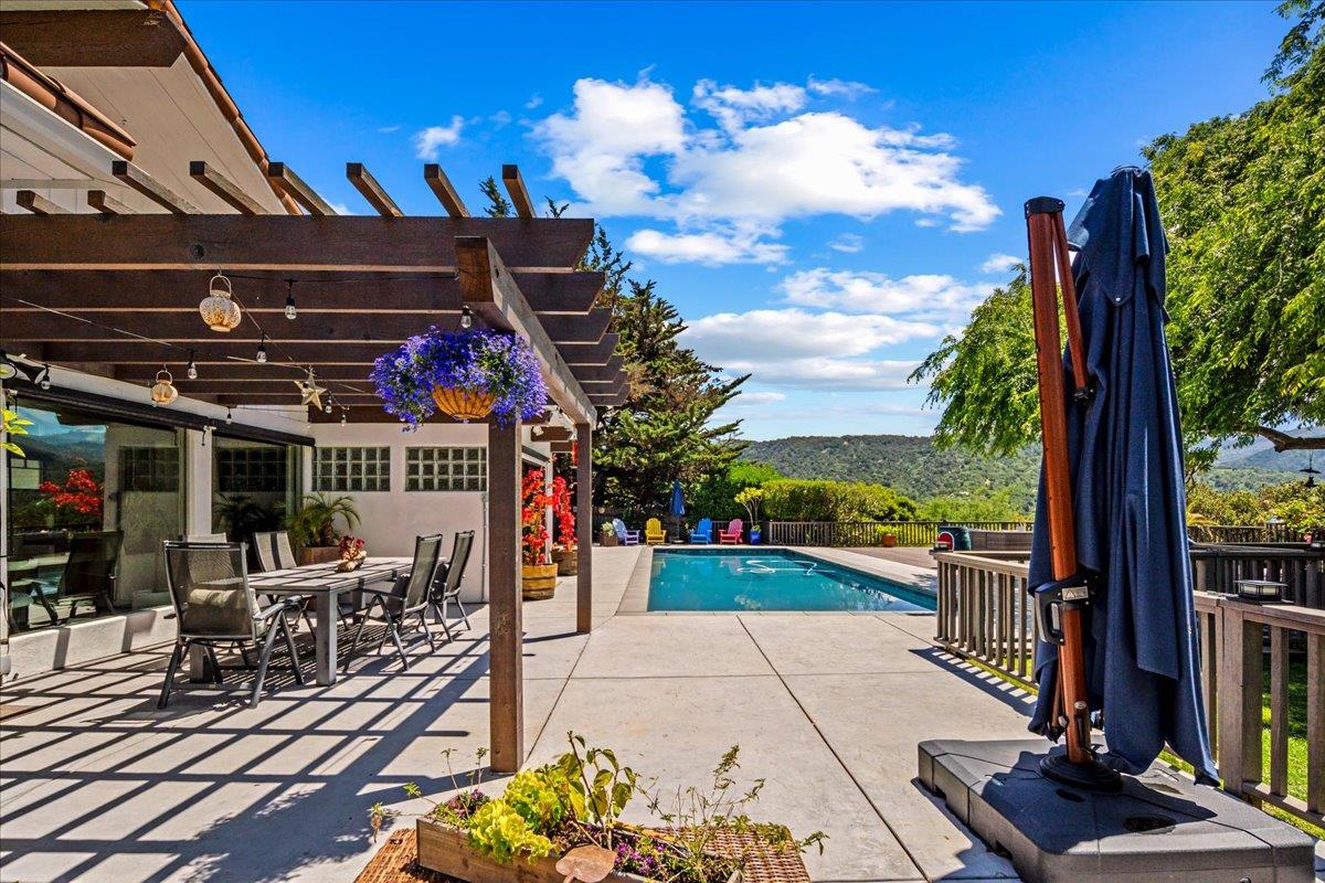 Detail Gallery Image 36 of 46 For 228 Vista Verde, Carmel Valley,  CA 93924 - 4 Beds | 3/1 Baths