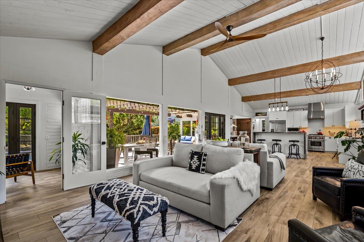 Detail Gallery Image 4 of 46 For 228 Vista Verde, Carmel Valley,  CA 93924 - 4 Beds | 3/1 Baths