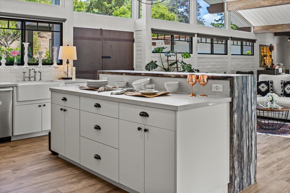 Detail Gallery Image 9 of 46 For 228 Vista Verde, Carmel Valley,  CA 93924 - 4 Beds | 3/1 Baths