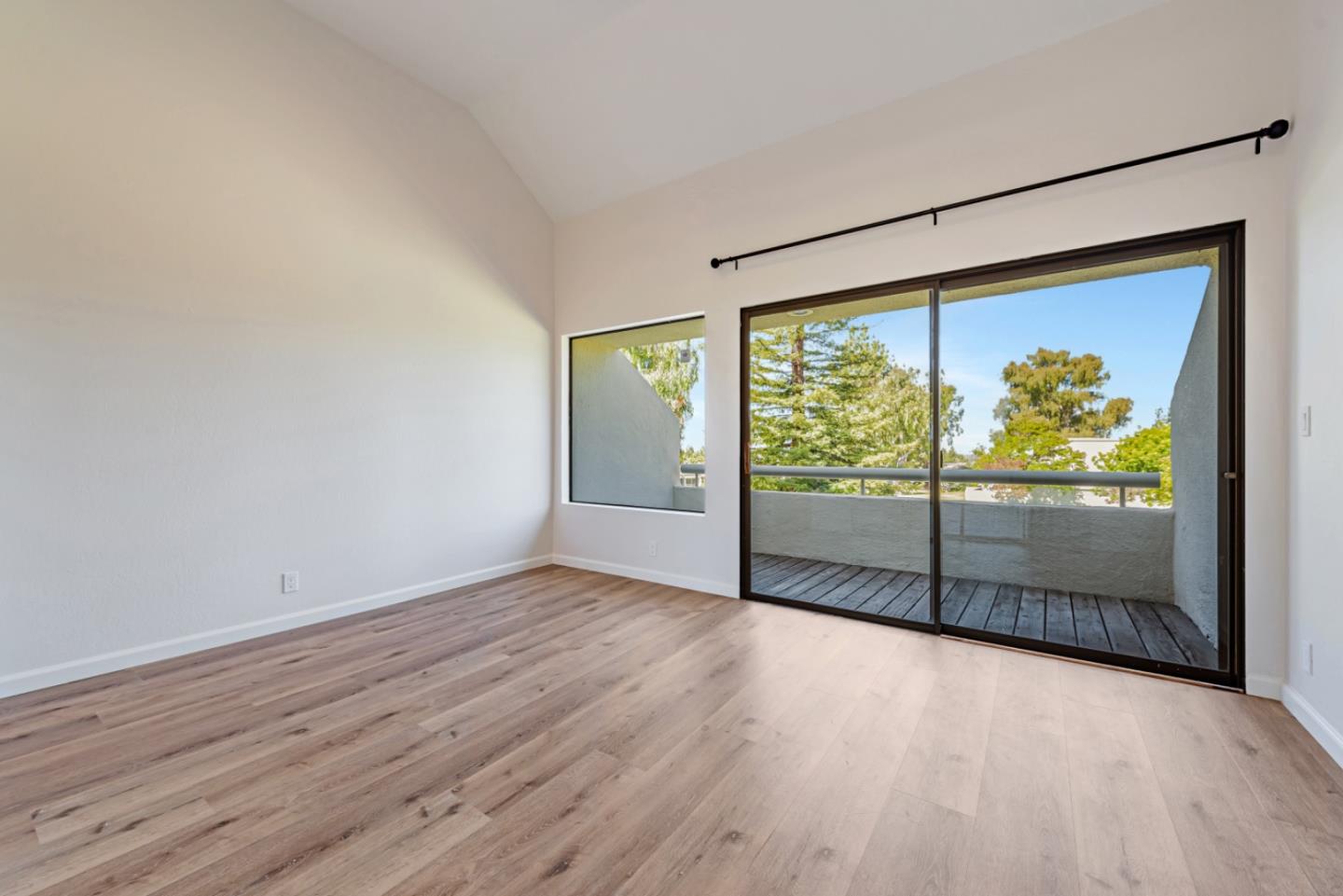 Detail Gallery Image 17 of 38 For 1805 Flint Creek Ct, San Jose,  CA 95148 - 3 Beds | 2/1 Baths