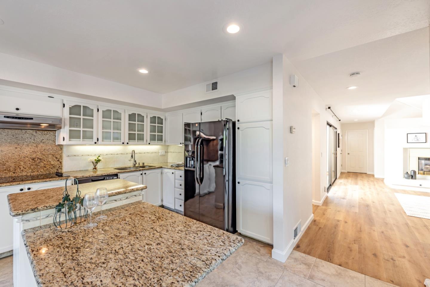 Detail Gallery Image 8 of 38 For 1805 Flint Creek Ct, San Jose,  CA 95148 - 3 Beds | 2/1 Baths