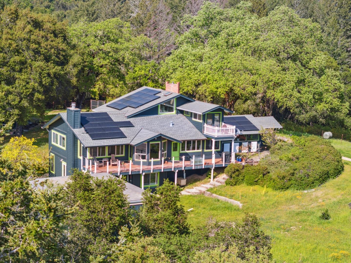 Detail Gallery Image 2 of 102 For 240 Buck Knoll Rd, Boulder Creek,  CA 95006 - 6 Beds | 4 Baths