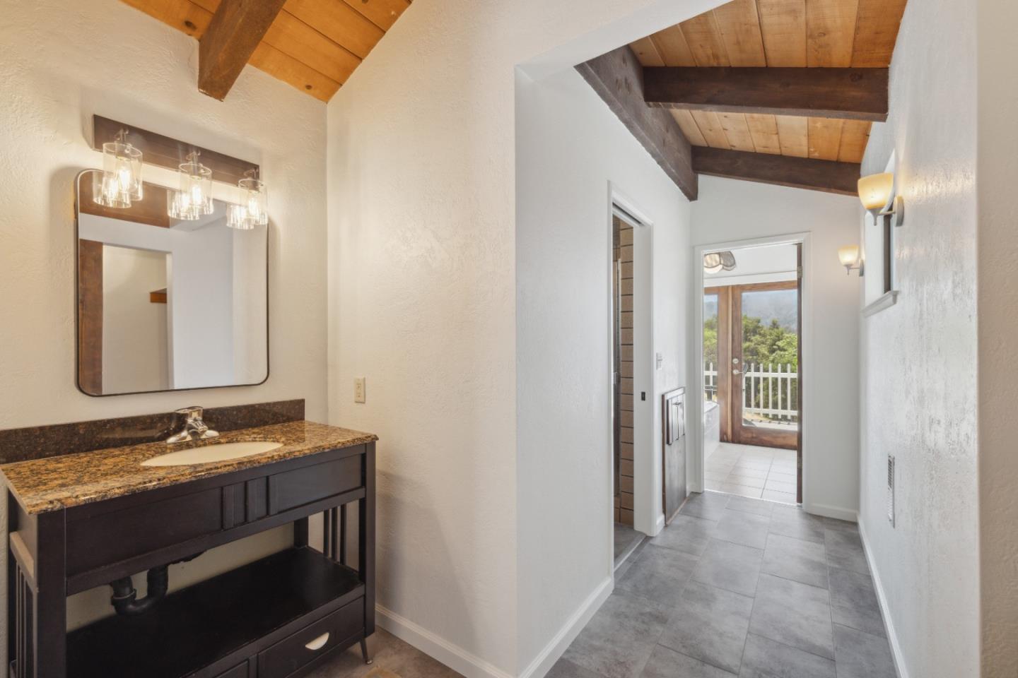 Detail Gallery Image 21 of 102 For 240 Buck Knoll Rd, Boulder Creek,  CA 95006 - 6 Beds | 4 Baths