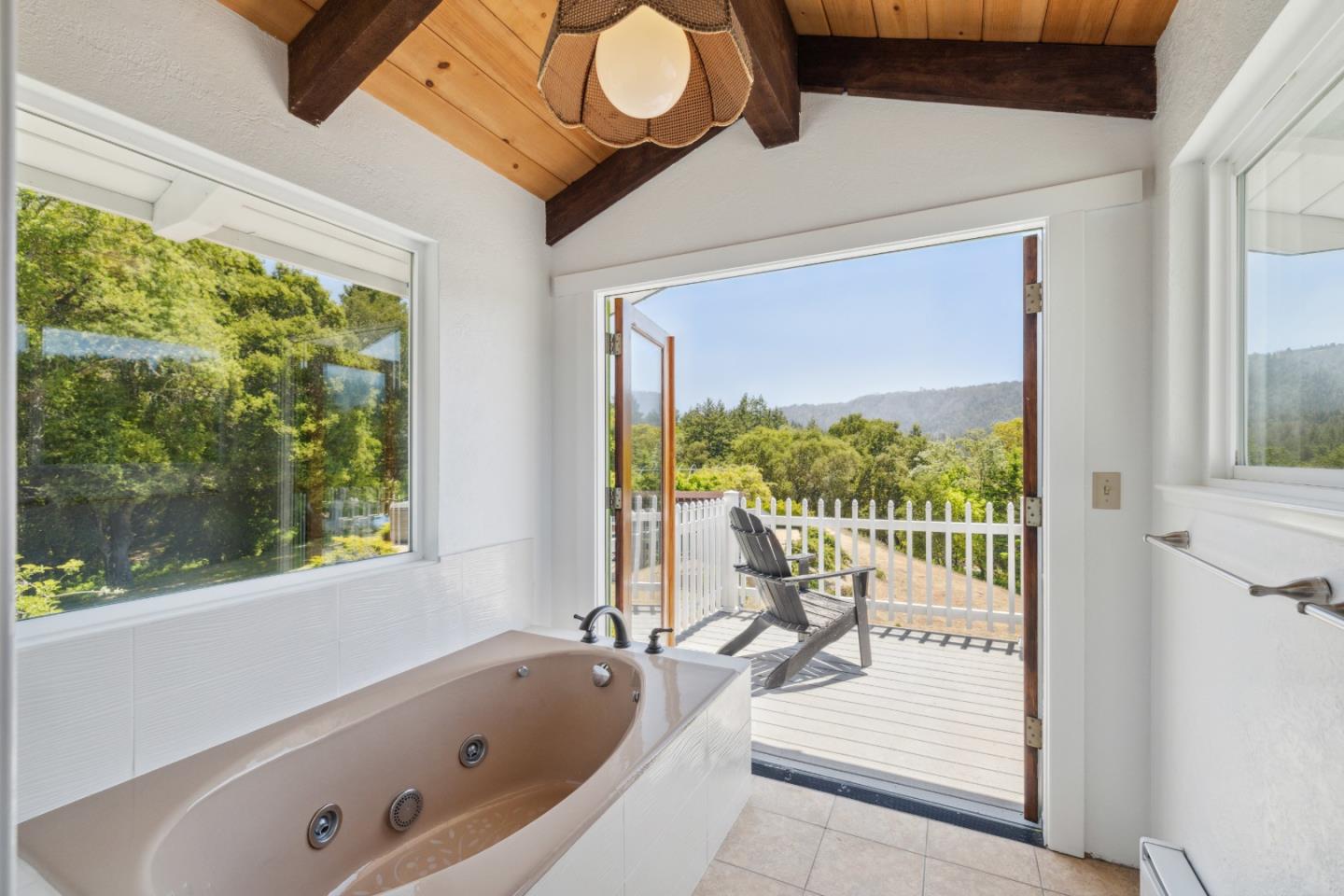 Detail Gallery Image 23 of 102 For 240 Buck Knoll Rd, Boulder Creek,  CA 95006 - 6 Beds | 4 Baths