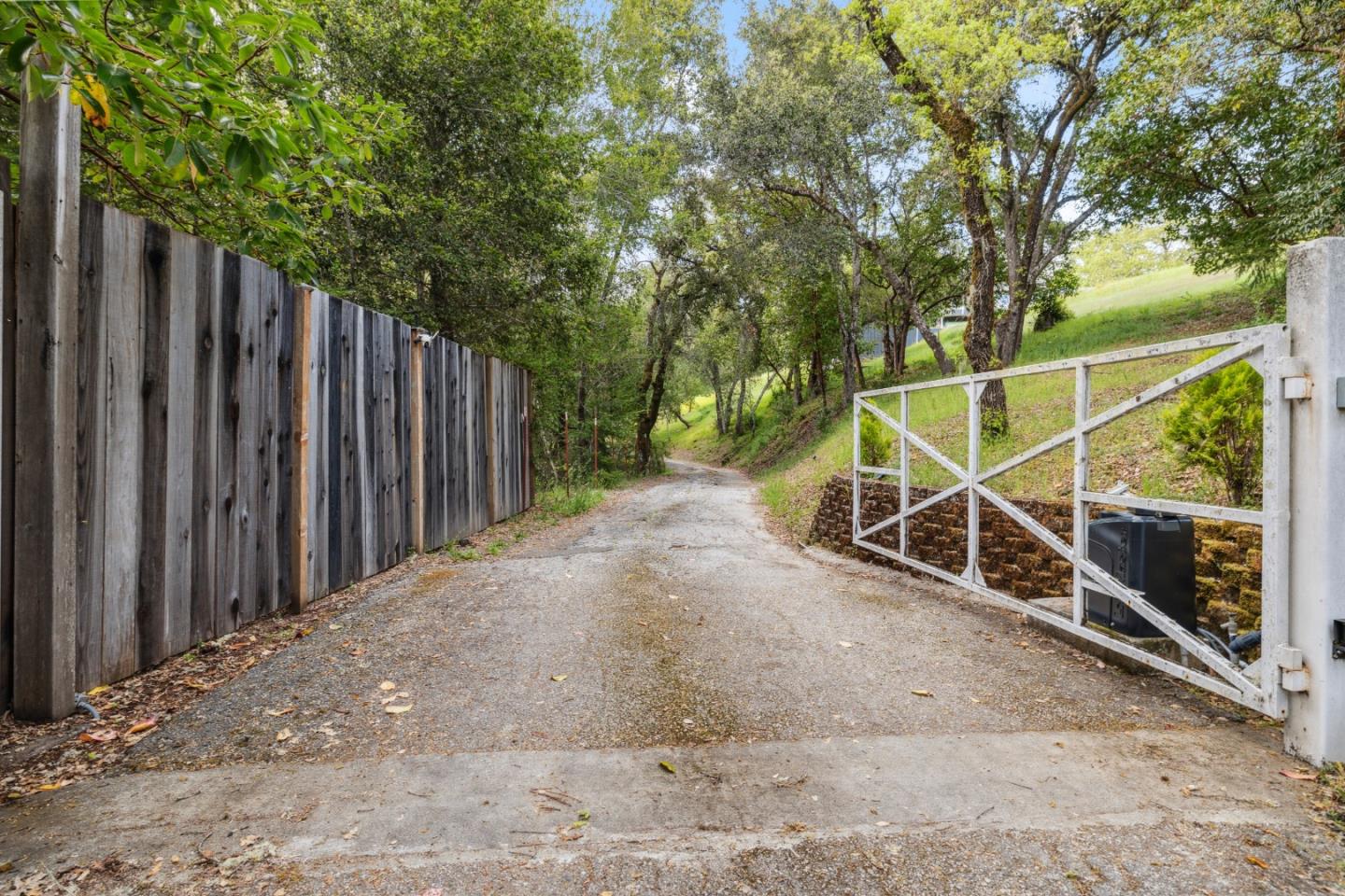 Detail Gallery Image 75 of 102 For 240 Buck Knoll Rd, Boulder Creek,  CA 95006 - 6 Beds | 4 Baths