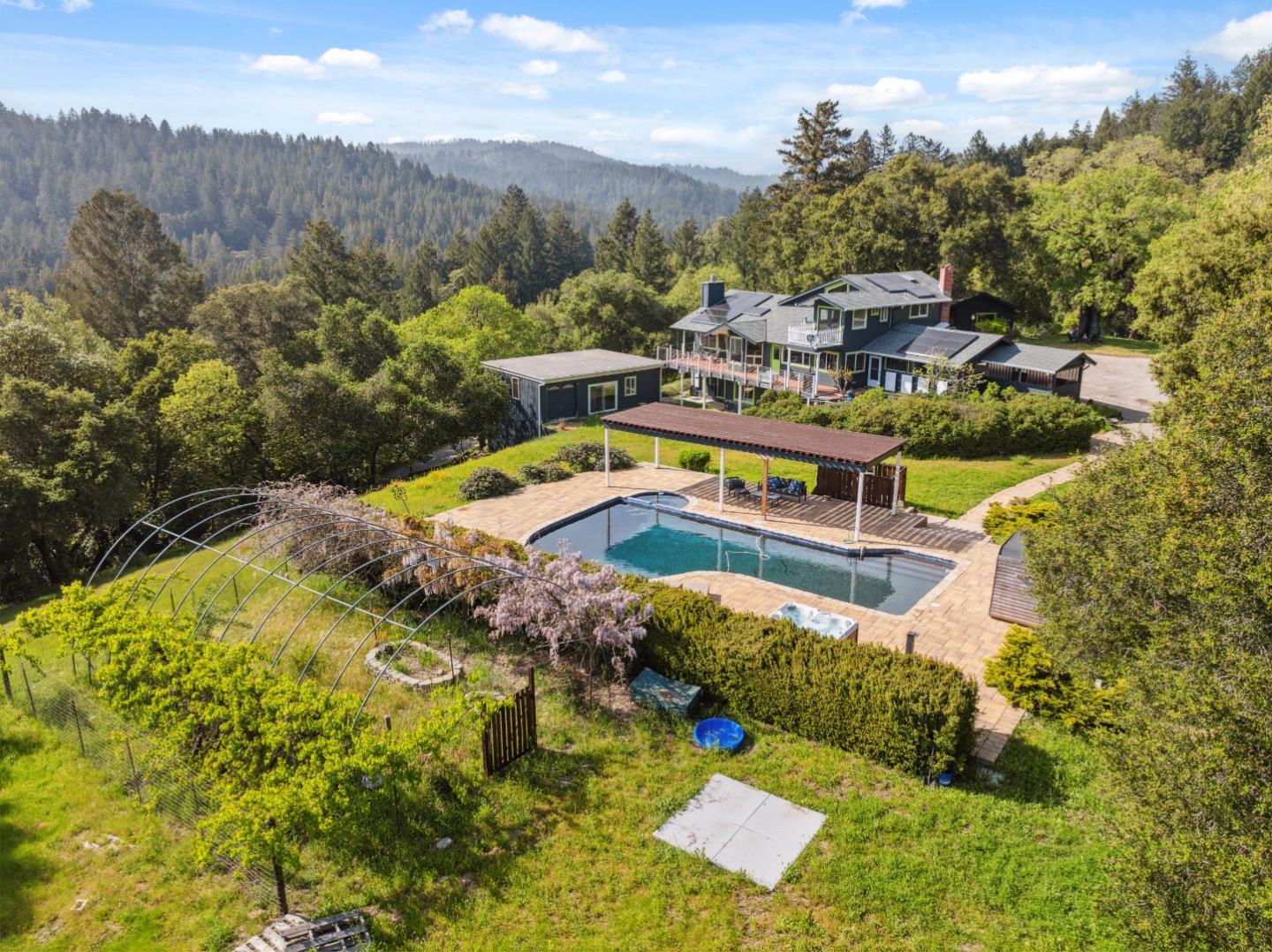 Detail Gallery Image 78 of 102 For 240 Buck Knoll Rd, Boulder Creek,  CA 95006 - 6 Beds | 4 Baths