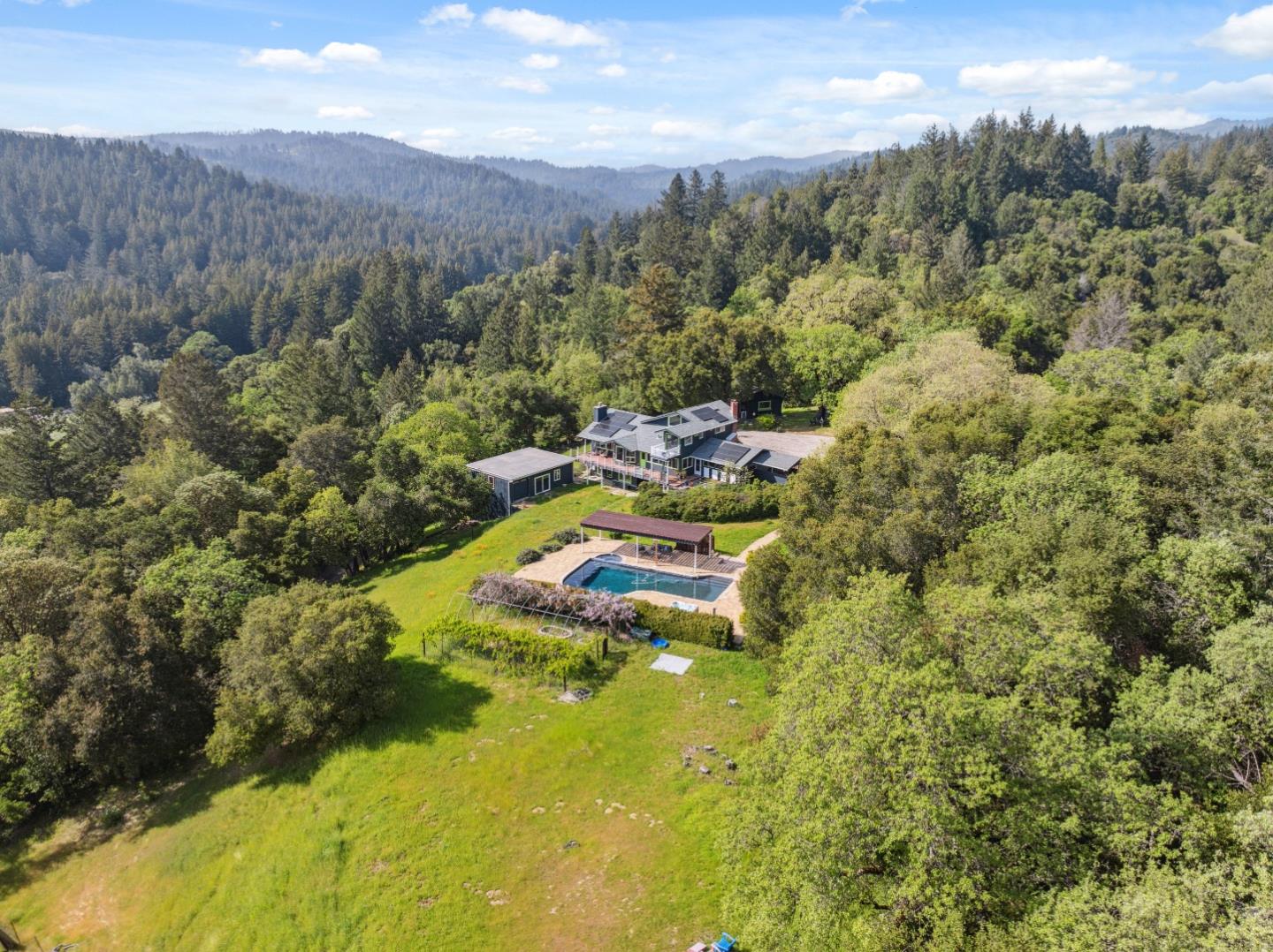 Detail Gallery Image 85 of 102 For 240 Buck Knoll Rd, Boulder Creek,  CA 95006 - 6 Beds | 4 Baths