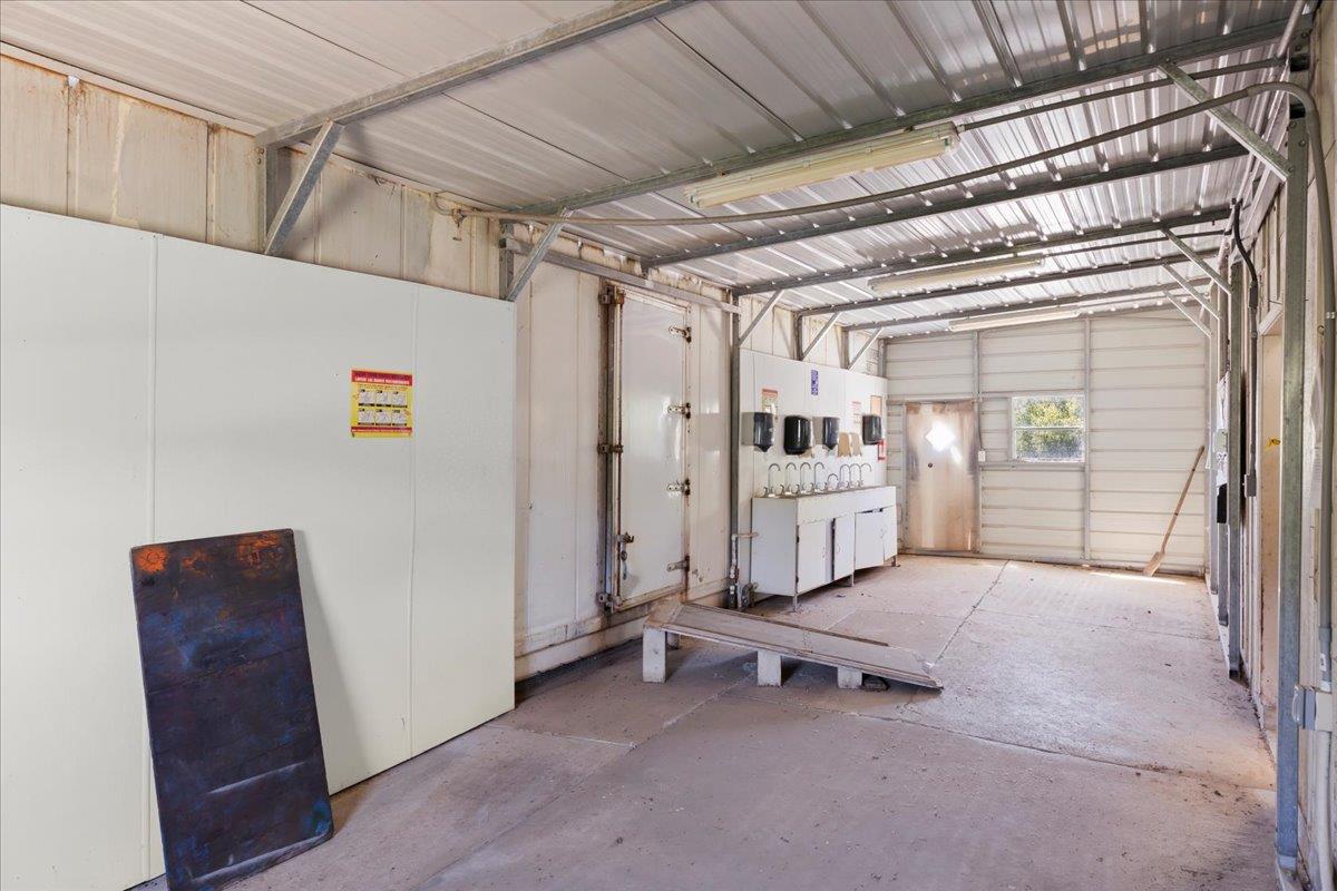 Detail Gallery Image 43 of 50 For 703 & 703a Hall Rd, Royal Oaks,  CA 95076 - 5 Beds | 3/1 Baths